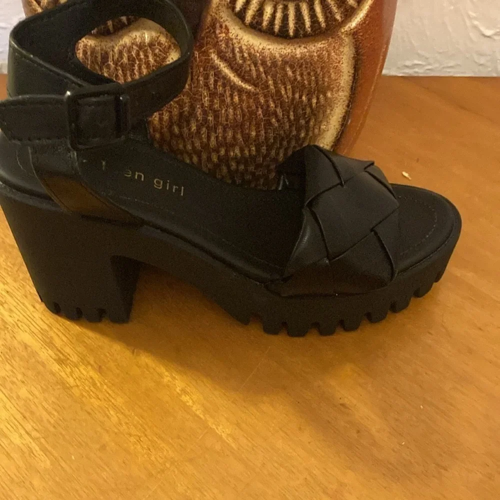 Madden Girl G-Sense Platforms - Picture 5 of 14